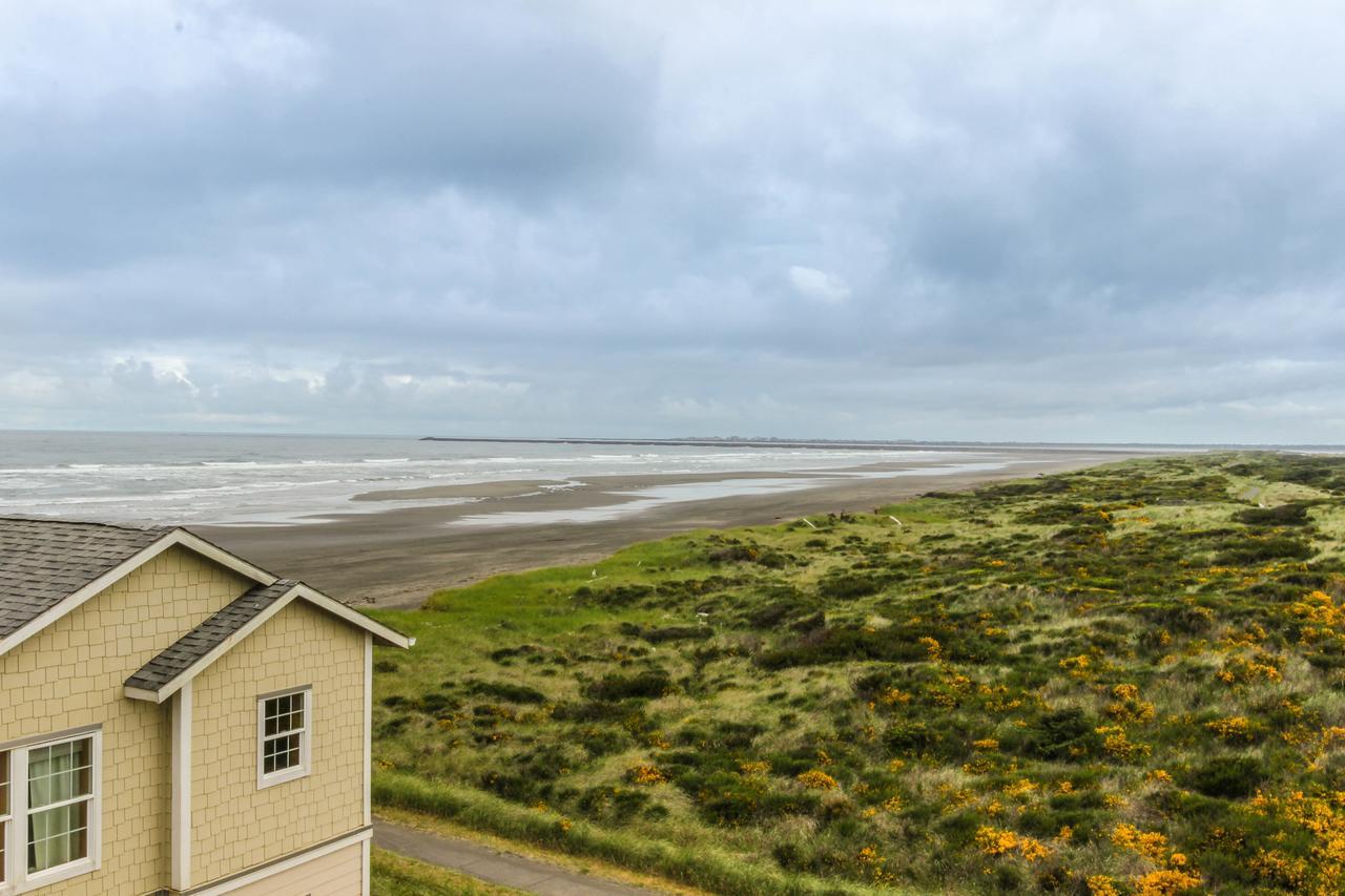 Lighthouse Views Apartment Westport Exterior photo